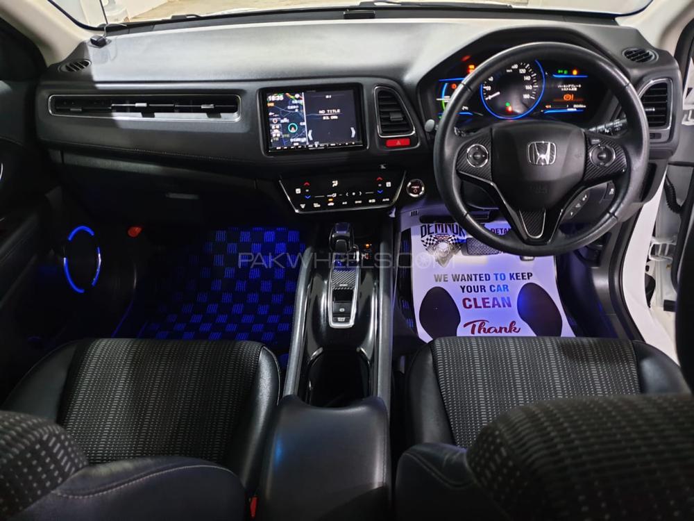 Honda Vezel 2014 for Sale in Lahore Honda Vezel 2014 for Sale in Lahore Image-9