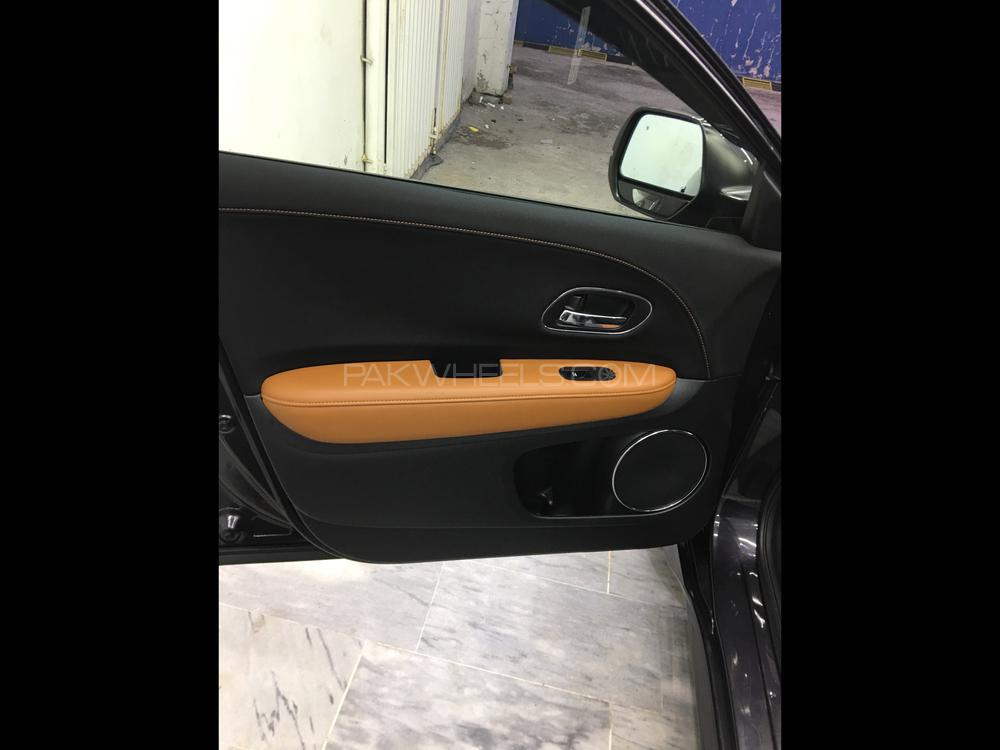 Honda Vezel 2014 for Sale in Rawalpindi Honda Vezel 2014 for Sale in Rawalpindi Image-8