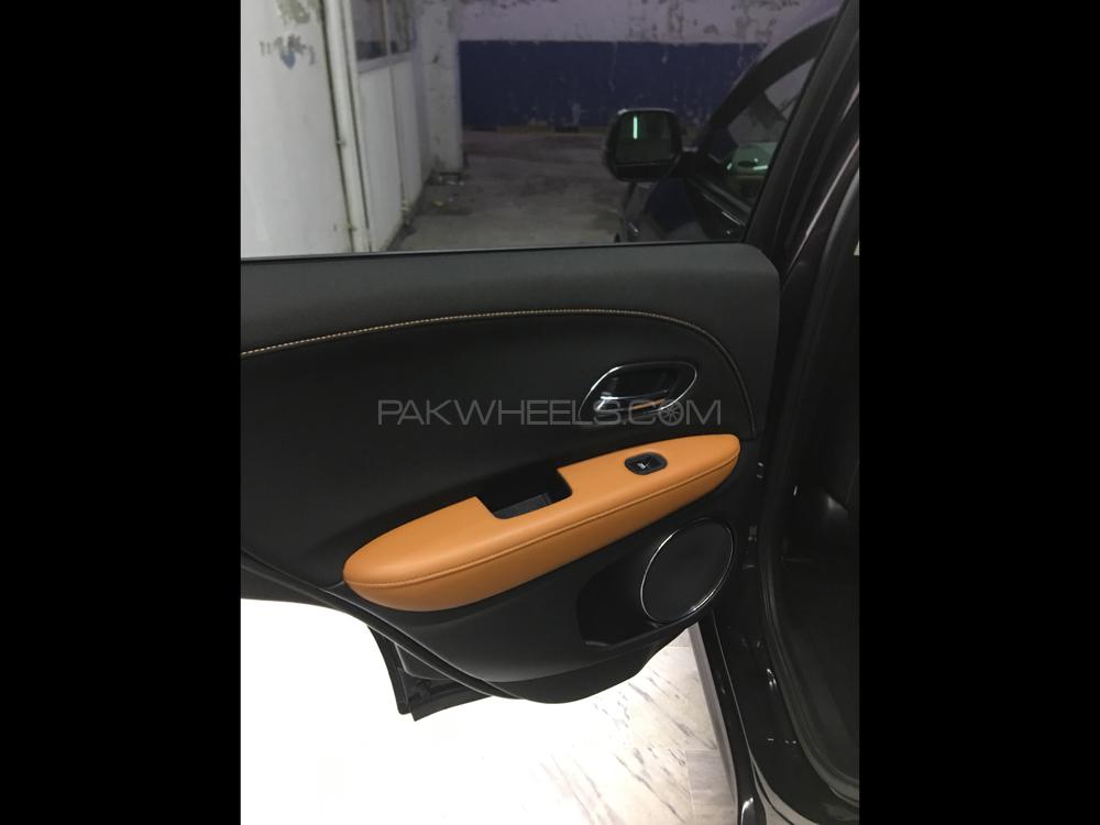 Honda Vezel 2014 for Sale in Rawalpindi Honda Vezel 2014 for Sale in Rawalpindi Image-10