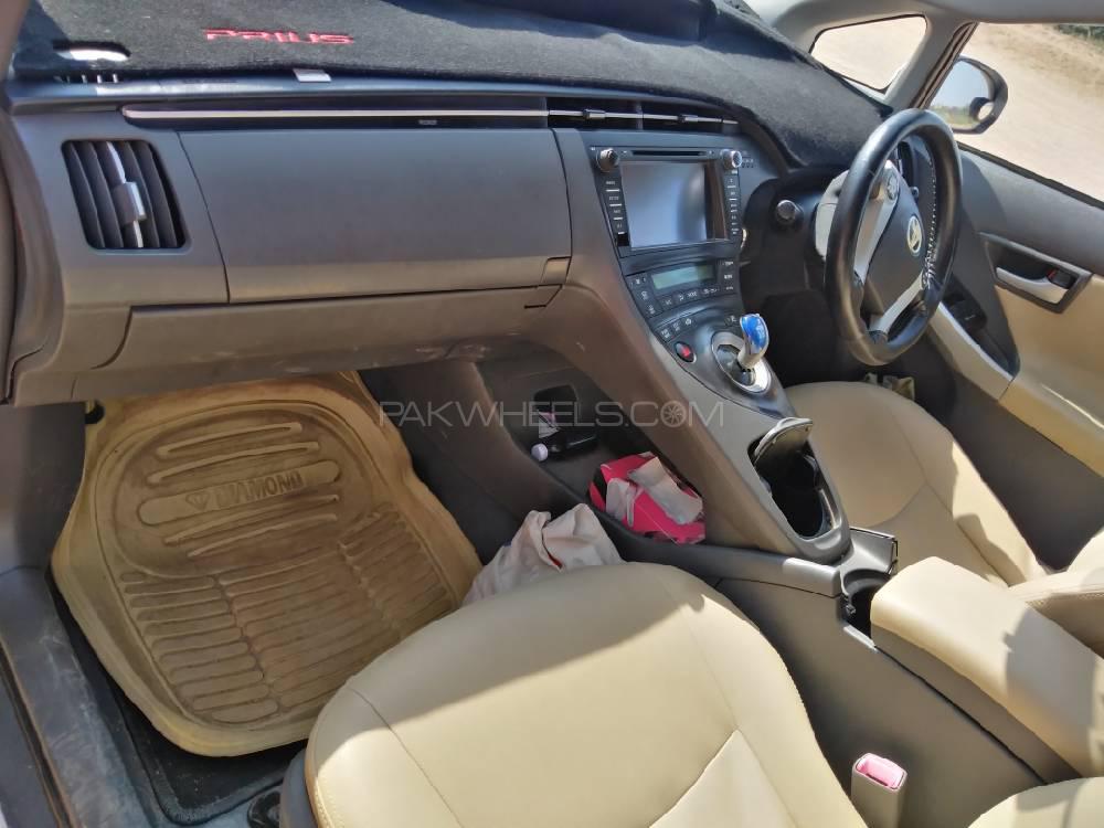 Toyota Prius 2011 for Sale in Karachi Toyota Prius 2011 for Sale in Karachi Image-5