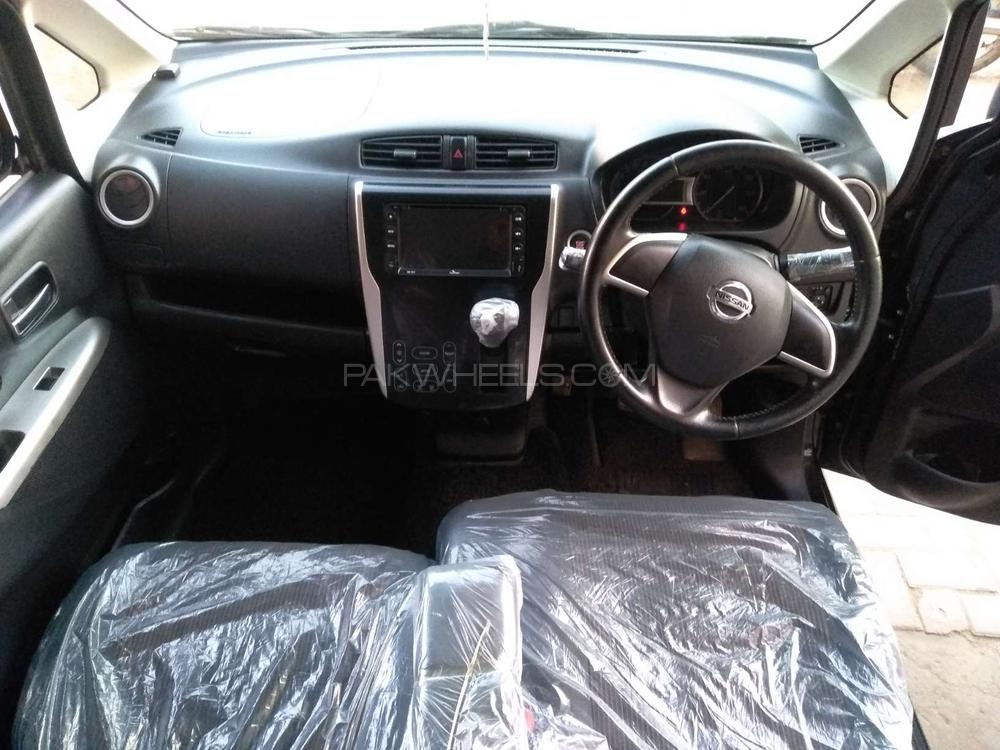 Nissan Dayz Highway Star 2013 for Sale in Karachi Nissan Dayz Highway Star 2013 for Sale in Karachi Image-12