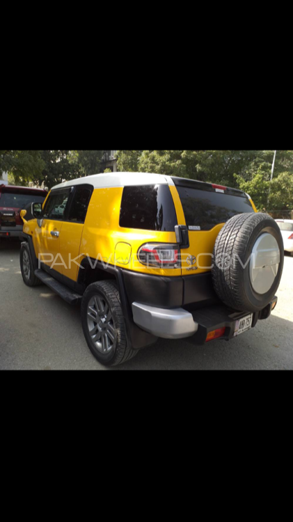 Toyota Fj Cruiser - 2013  Toyota Fj Cruiser - 2013  Image-2