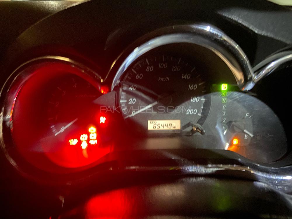 Toyota Hilux 2013 for Sale in Karachi Toyota Hilux 2013 for Sale in Karachi Image-3