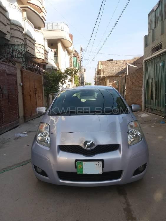 Toyota Vitz 2010 for Sale in Peshawar Image-1