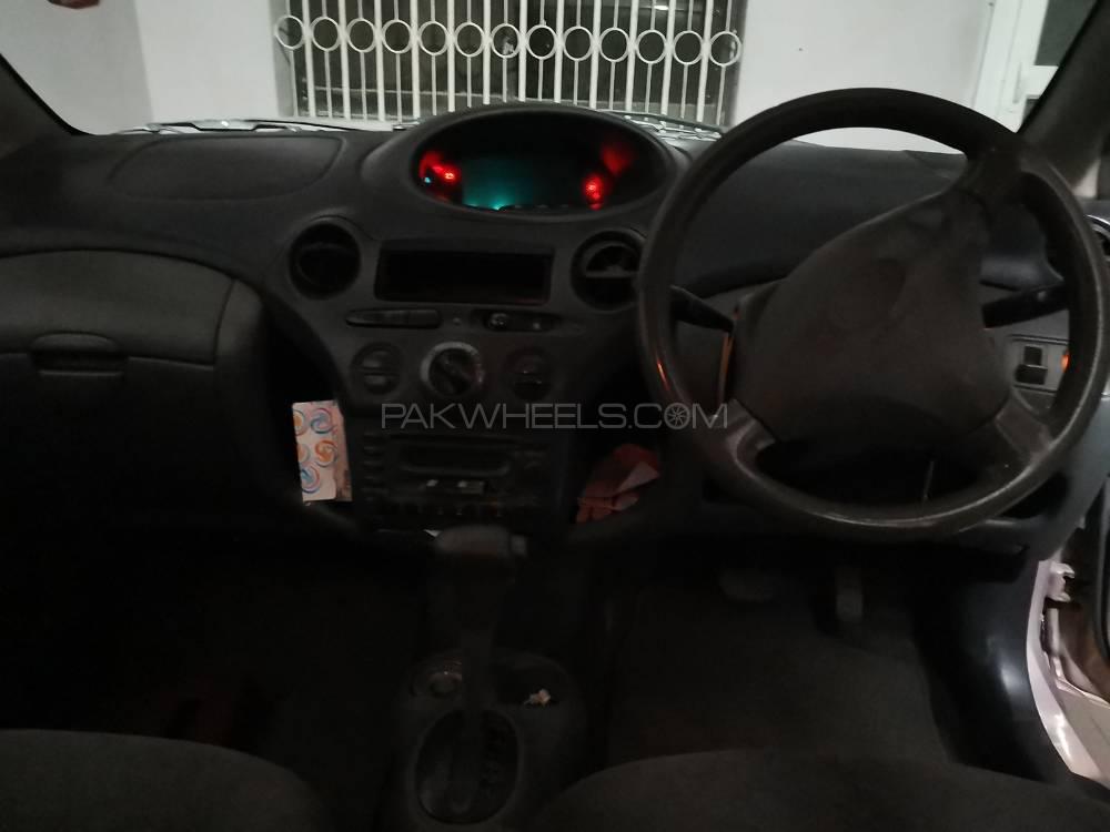 Toyota Vitz 2000 for Sale in Karachi Toyota Vitz 2000 for Sale in Karachi Image-7