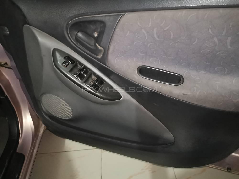 Toyota Vitz 2000 for Sale in Karachi Toyota Vitz 2000 for Sale in Karachi Image-10