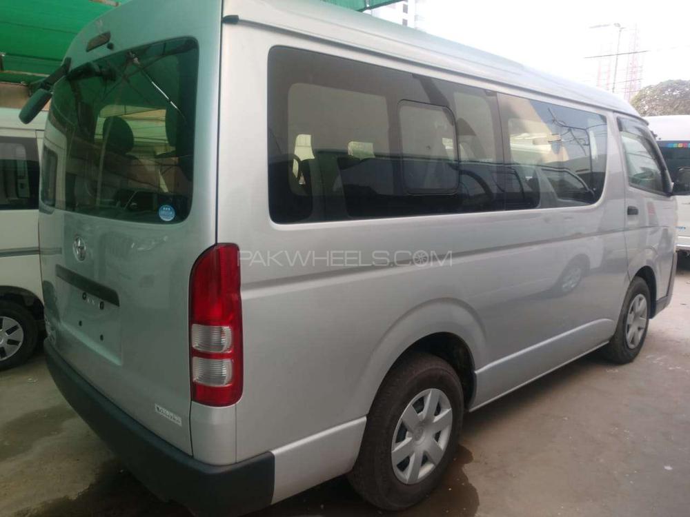 Toyota Hiace 2016 for Sale in Karachi Toyota Hiace 2016 for Sale in Karachi Image-8