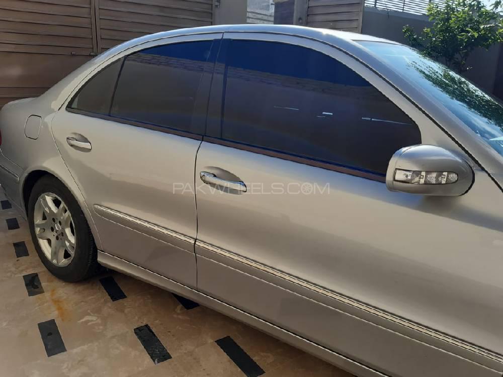 مرسڈیز بینز ای کلاس 2004 for Sale in نوشہرہ کینٹ مرسڈیز بینز ای کلاس 2004 for Sale in نوشہرہ کینٹ Image-3
