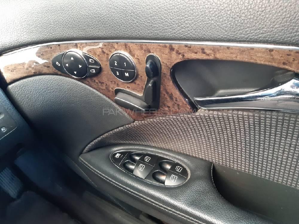 مرسڈیز بینز ای کلاس 2004 for Sale in نوشہرہ کینٹ مرسڈیز بینز ای کلاس 2004 for Sale in نوشہرہ کینٹ Image-7