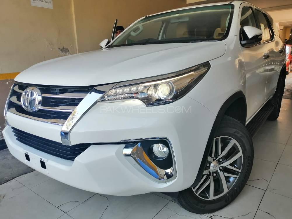 Toyota Fortuner 2017 for Sale in Lahore Toyota Fortuner 2017 for Sale in Lahore Image-4