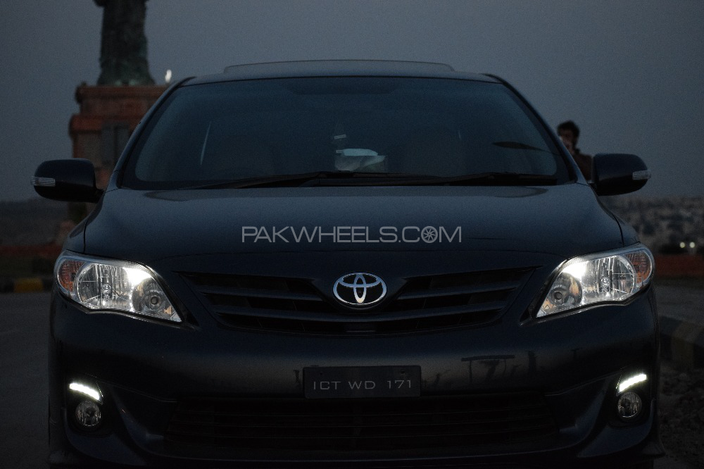 Toyota Corolla - 2012  Toyota Corolla - 2012  Image-2