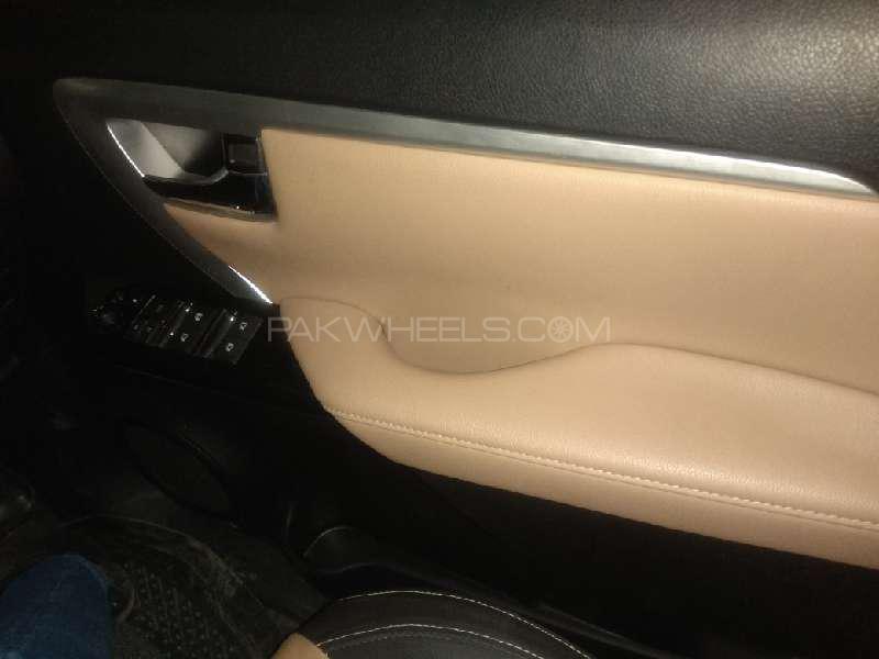 Toyota Fortuner 2018 for Sale in Karachi Toyota Fortuner 2018 for Sale in Karachi Image-7