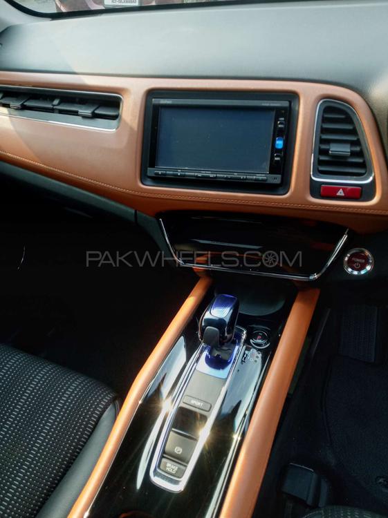 Honda Vezel 2015 for Sale in Gujranwala Honda Vezel 2015 for Sale in Gujranwala Image-9