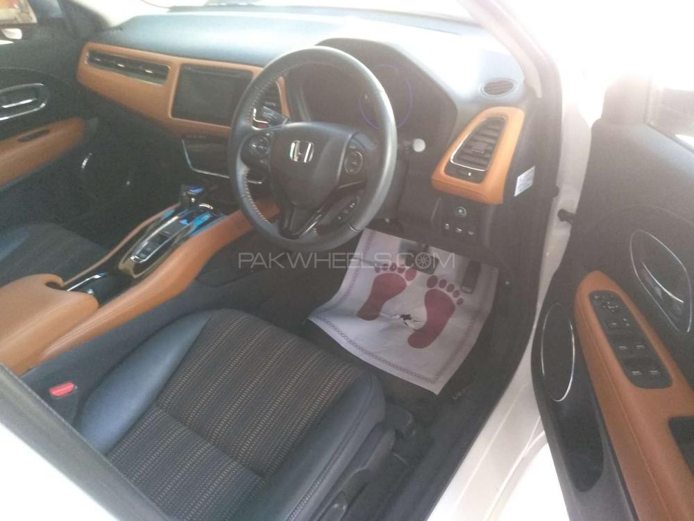 Honda Vezel 2014 for Sale in Multan Honda Vezel 2014 for Sale in Multan Image-4