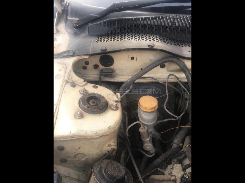 Nissan Sunny 1993 for Sale in Gujranwala Nissan Sunny 1993 for Sale in Gujranwala Image-9