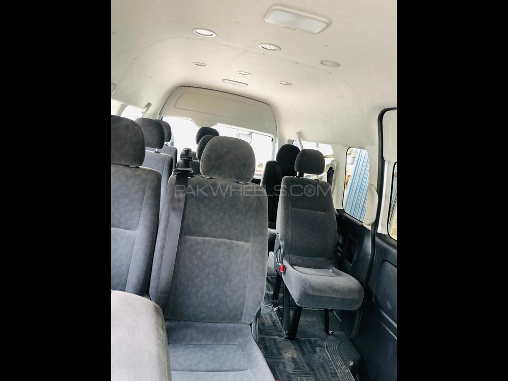 Toyota Hiace 2016 for Sale in Karachi Toyota Hiace 2016 for Sale in Karachi Image-8