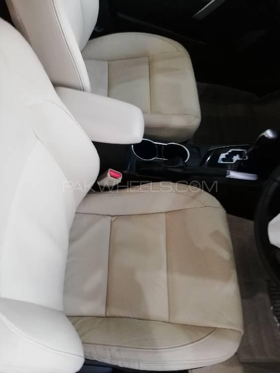 Toyota Corolla 2018 for Sale in Multan Toyota Corolla 2018 for Sale in Multan Image-11