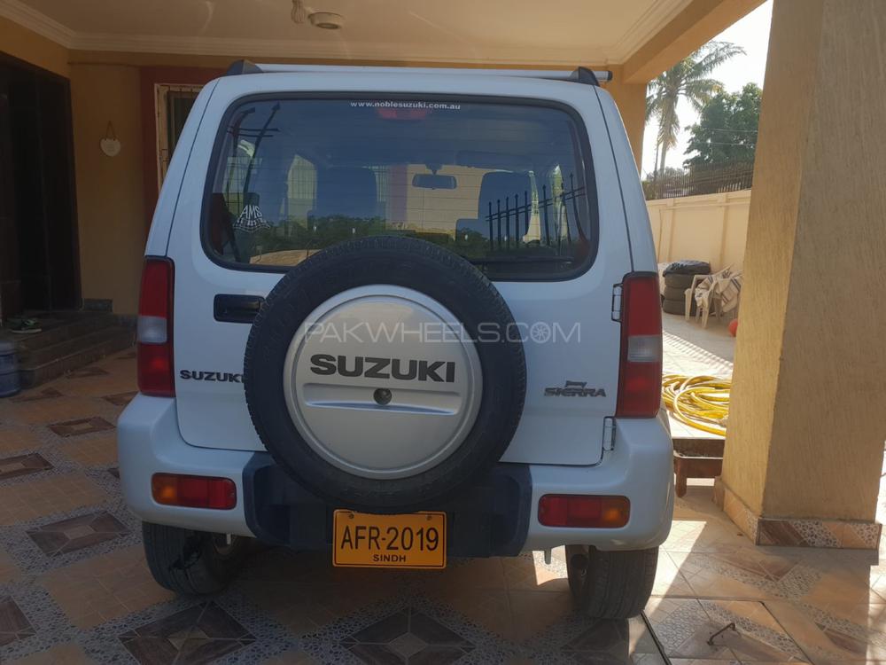 Suzuki Jimny Sierra 2013 for Sale in Karachi Suzuki Jimny Sierra 2013 for Sale in Karachi Image-3