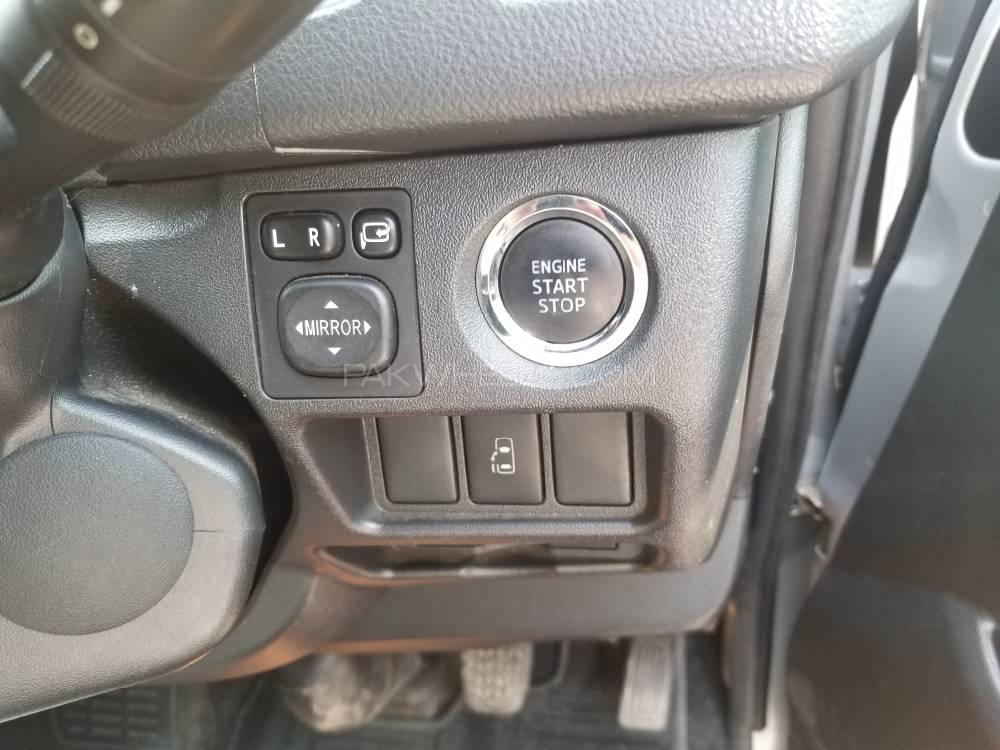 Toyota Hiace 2014 for Sale in Karachi Toyota Hiace 2014 for Sale in Karachi Image-4