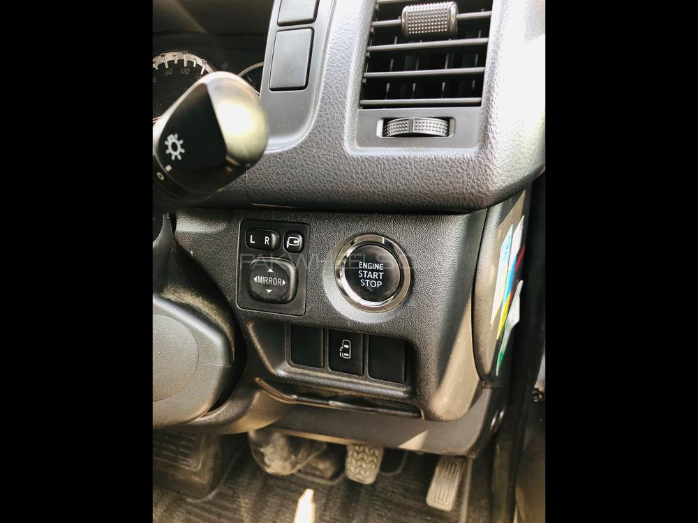 Toyota Hiace 2014 for Sale in Karachi Toyota Hiace 2014 for Sale in Karachi Image-4