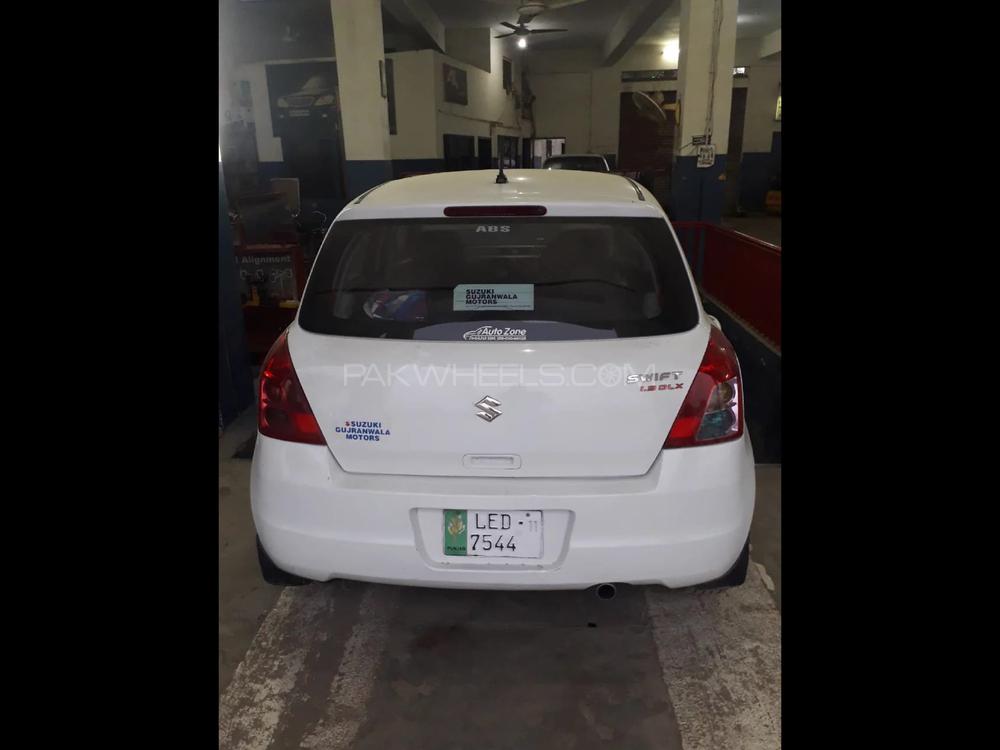 Suzuki Swift 2011 for Sale in Gujranwala Suzuki Swift 2011 for Sale in Gujranwala Image-2