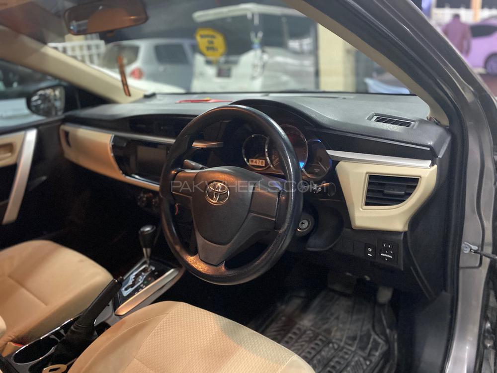 Toyota Corolla 2015 for Sale in Peshawar Toyota Corolla 2015 for Sale in Peshawar Image-9