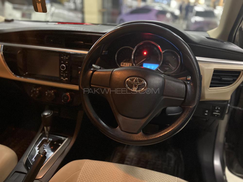 Toyota Corolla 2015 for Sale in Peshawar Toyota Corolla 2015 for Sale in Peshawar Image-10
