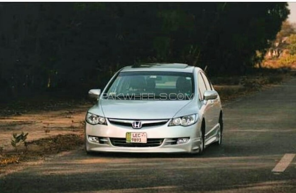 Honda Civic - 2011  Honda Civic - 2011  Image-3