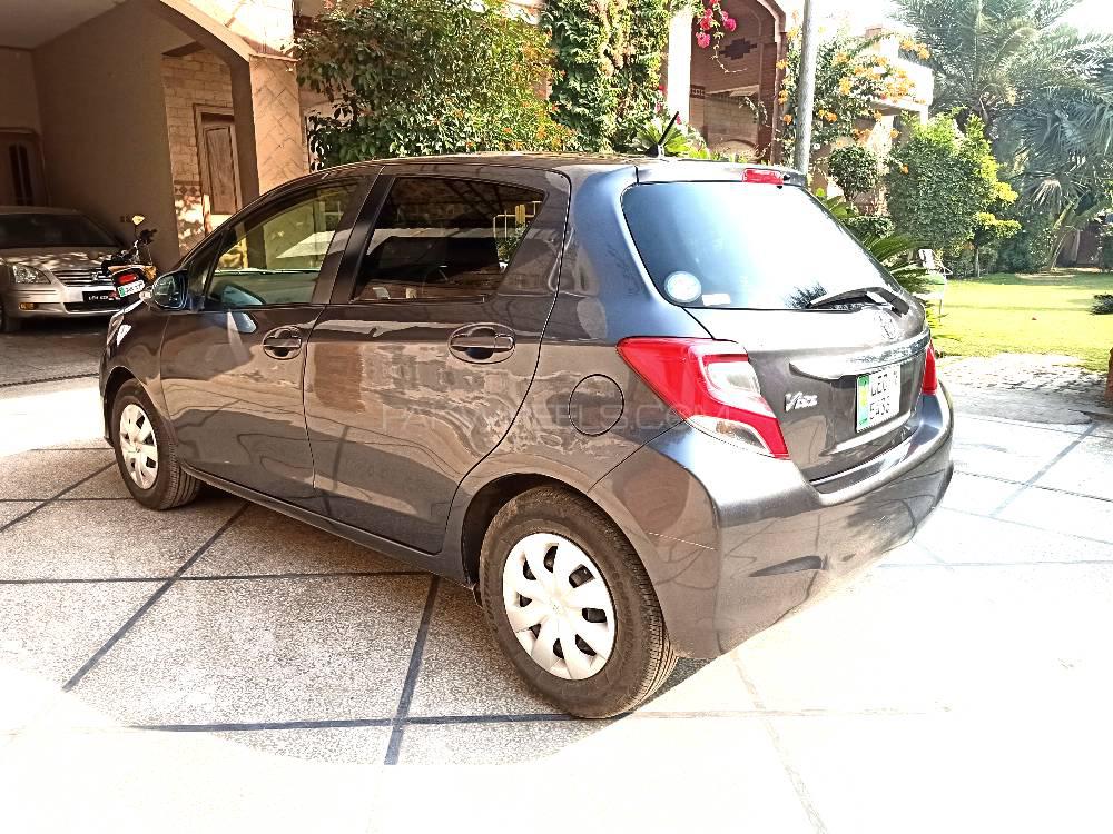 Toyota Vitz 2014 for Sale in Jhang Image-1