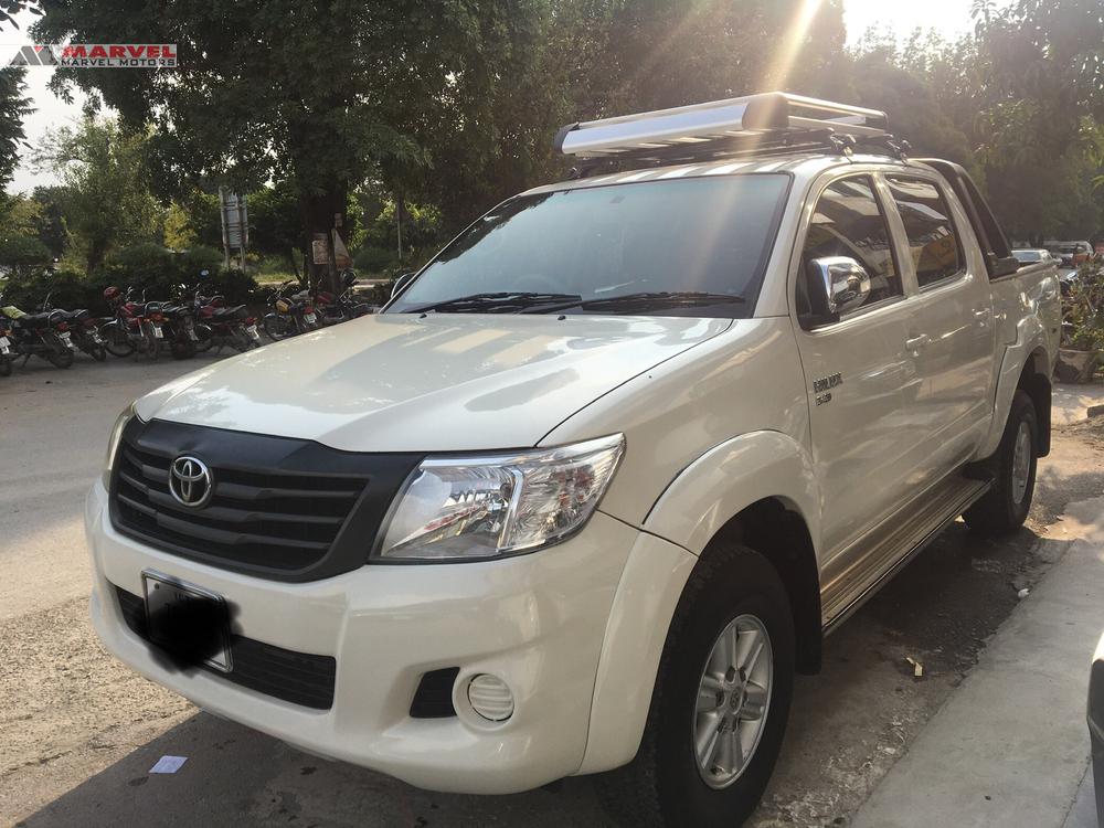 Toyota Hilux 2013 for Sale in Islamabad Toyota Hilux 2013 for Sale in Islamabad Image-2