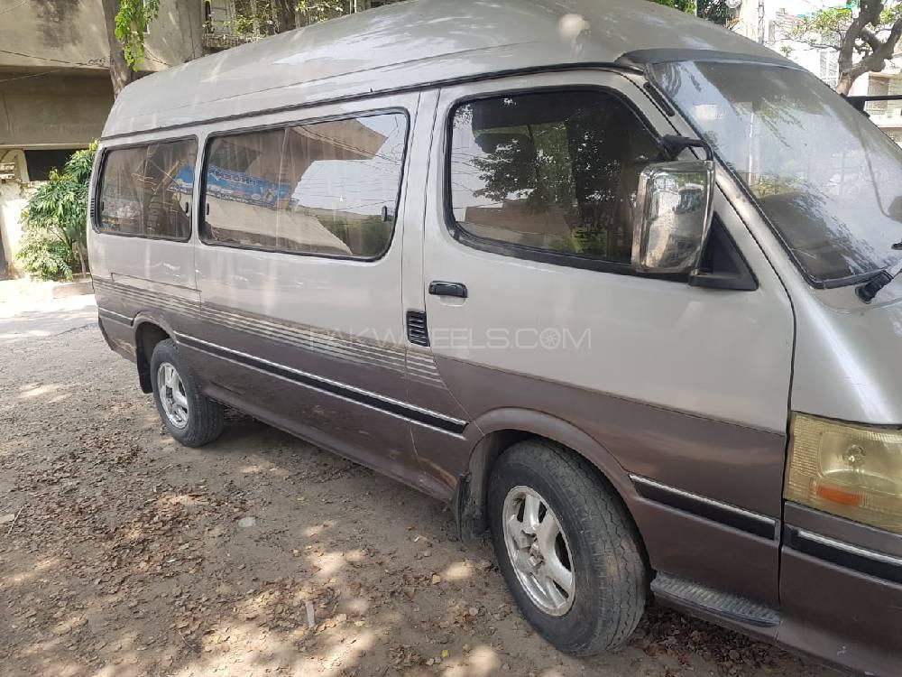 Toyota Hiace 2000 for Sale in Lahore Image-1