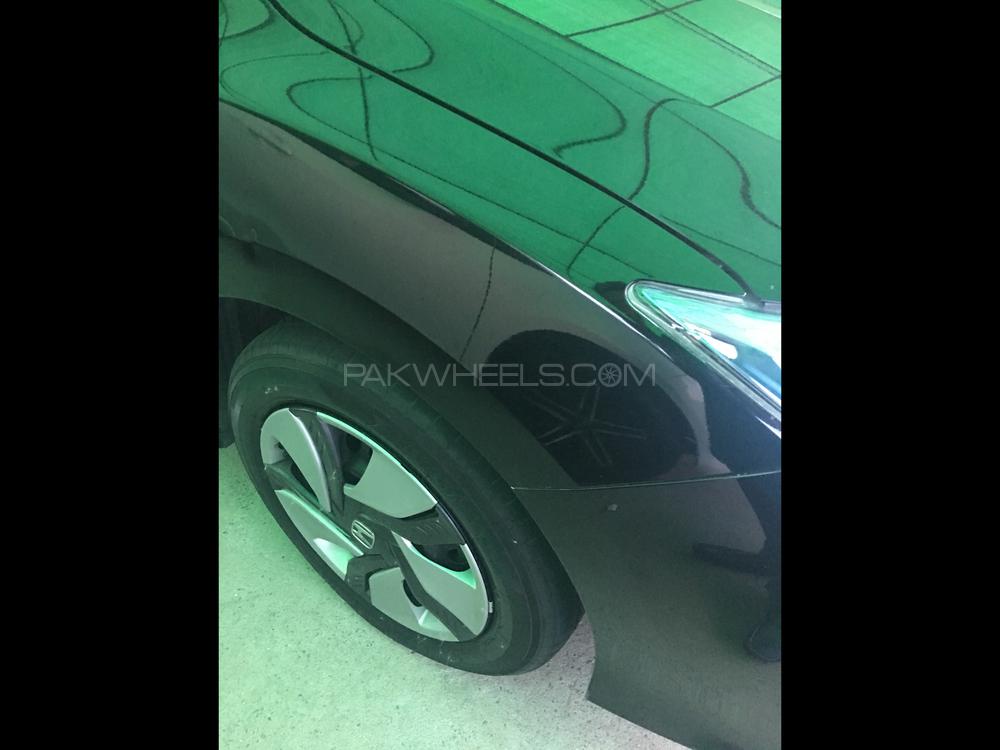 Honda Grace Hybrid 2016 for Sale in Rawalpindi Honda Grace Hybrid 2016 for Sale in Rawalpindi Image-3