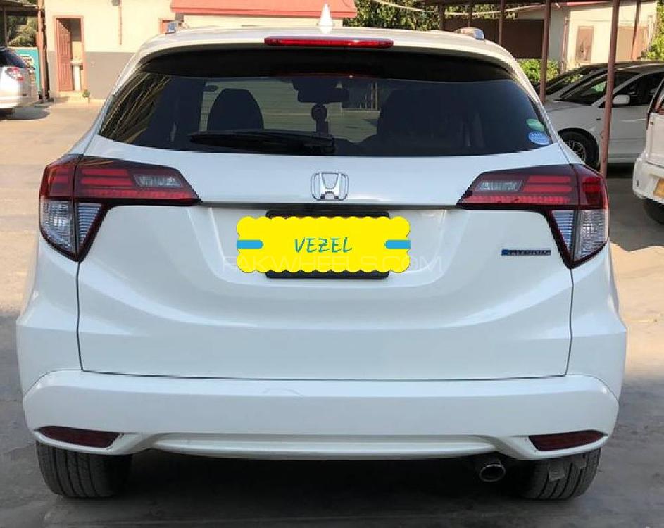 Honda Vezel 2015 for Sale in Karachi Honda Vezel 2015 for Sale in Karachi Image-3