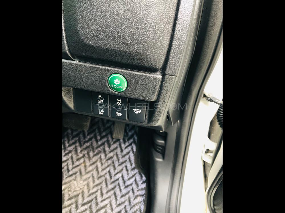 Honda Fit 2017 for Sale in Sialkot Honda Fit 2017 for Sale in Sialkot Image-8