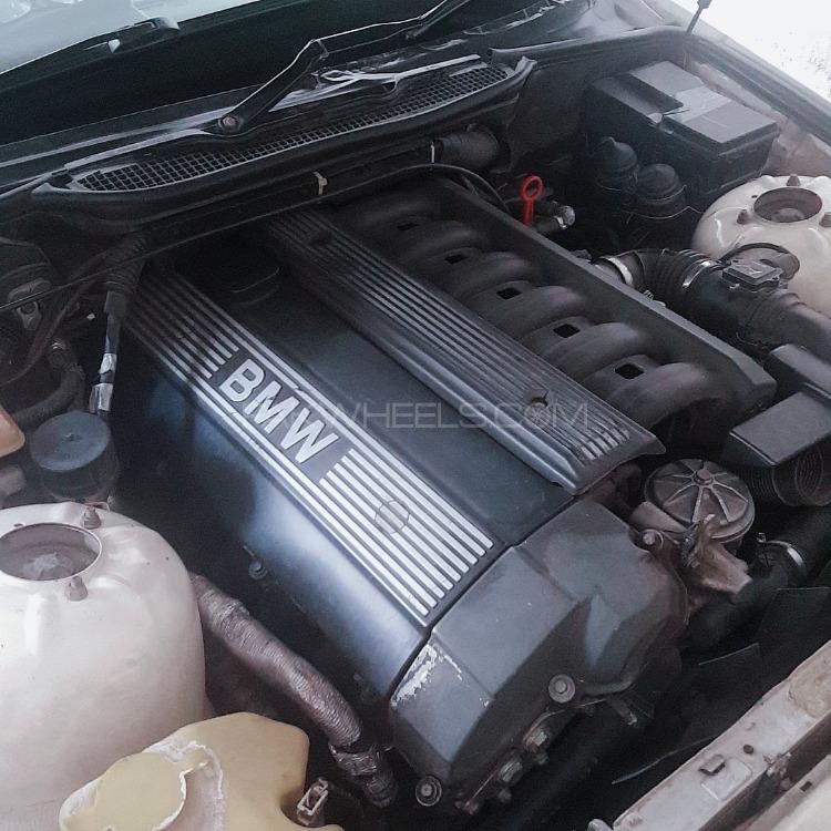 BMW 3 Series 1993 for Sale in Lahore BMW 3 Series 1993 for Sale in Lahore Image-3