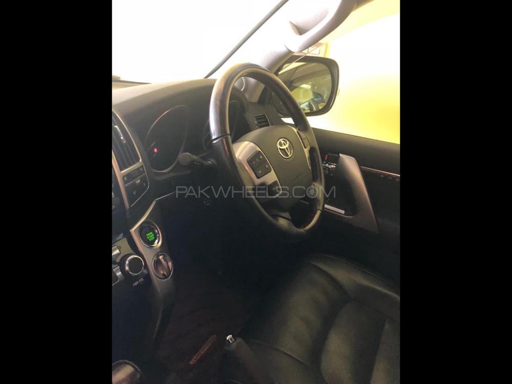 Toyota Land Cruiser 2013 for Sale in Lahore Toyota Land Cruiser 2013 for Sale in Lahore Image-12