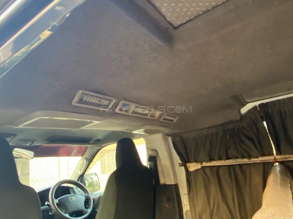 Toyota Hiace 2011 for Sale in Rawalpindi Toyota Hiace 2011 for Sale in Rawalpindi Image-12