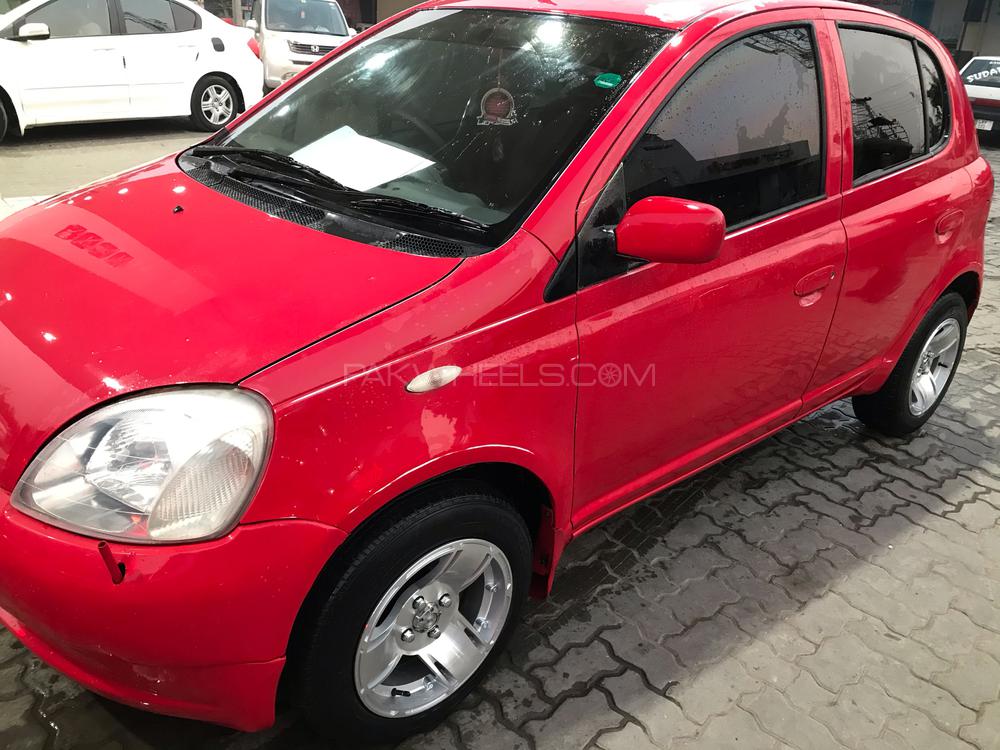 Toyota Vitz 2000 for Sale in Sahiwal Image-1