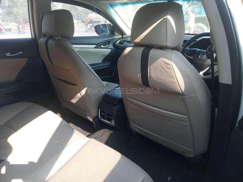Honda Civic 2018 for Sale in Gujranwala Honda Civic 2018 for Sale in Gujranwala Image-12