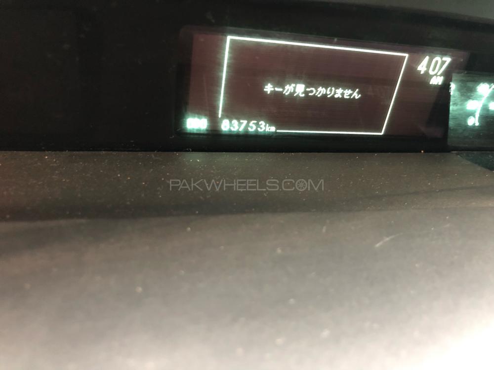 Toyota Prius 2014 for Sale in Karachi Toyota Prius 2014 for Sale in Karachi Image-5