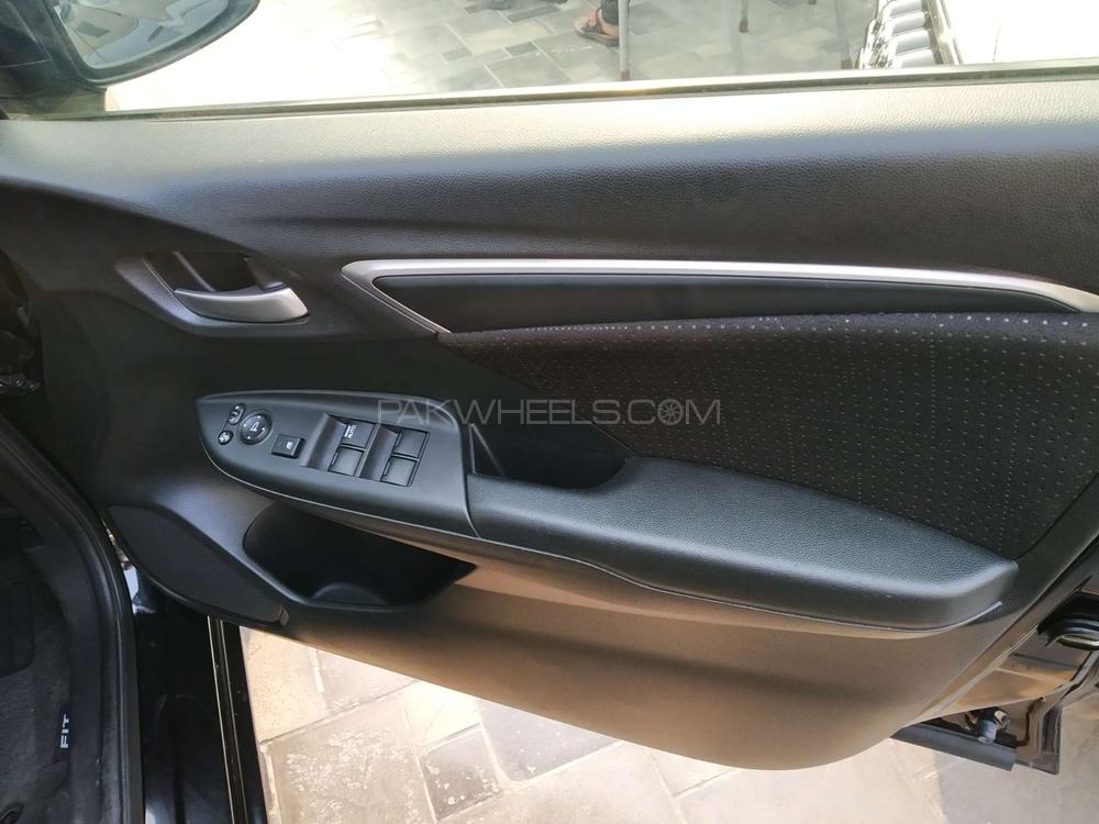 Honda Fit 2016 for Sale in Lahore Honda Fit 2016 for Sale in Lahore Image-6