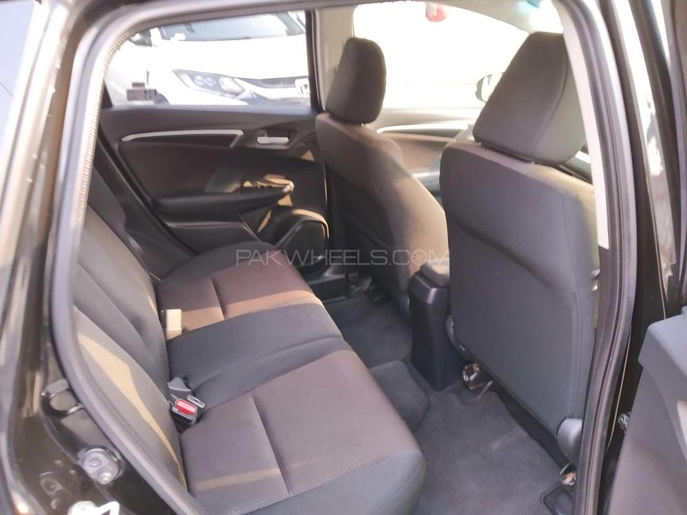 Honda Fit 2016 for Sale in Lahore Honda Fit 2016 for Sale in Lahore Image-12