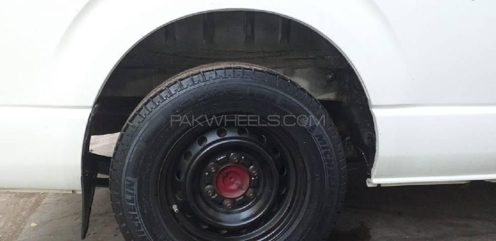 Toyota Hiace 2006 for Sale in Karachi Toyota Hiace 2006 for Sale in Karachi Image-9