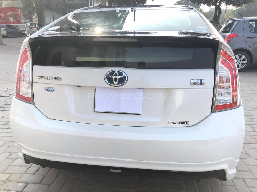 Toyota Prius 2013 for Sale in Lahore Image-1