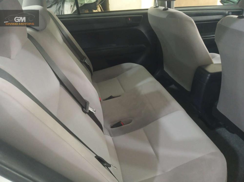 Toyota Corolla Axio 2016 for Sale in Karachi Toyota Corolla Axio 2016 for Sale in Karachi Image-10