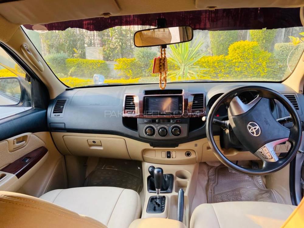 ٹویوٹا ہائیلکس 2014 for Sale in اسلام آباد ٹویوٹا ہائیلکس 2014 for Sale in اسلام آباد Image-3