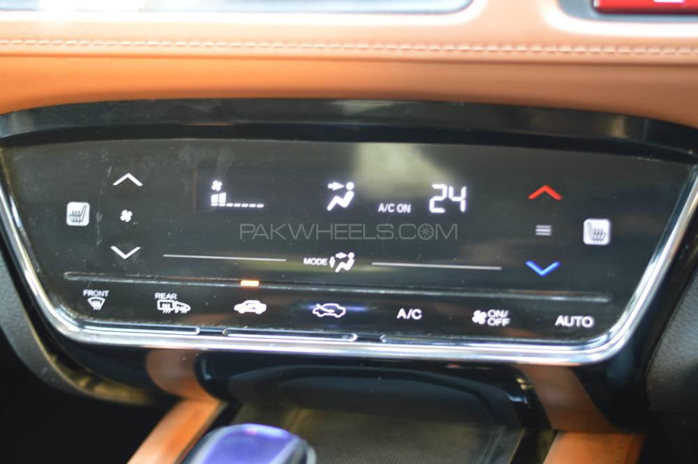 Honda Vezel 2015 for Sale in Karachi Honda Vezel 2015 for Sale in Karachi Image-6