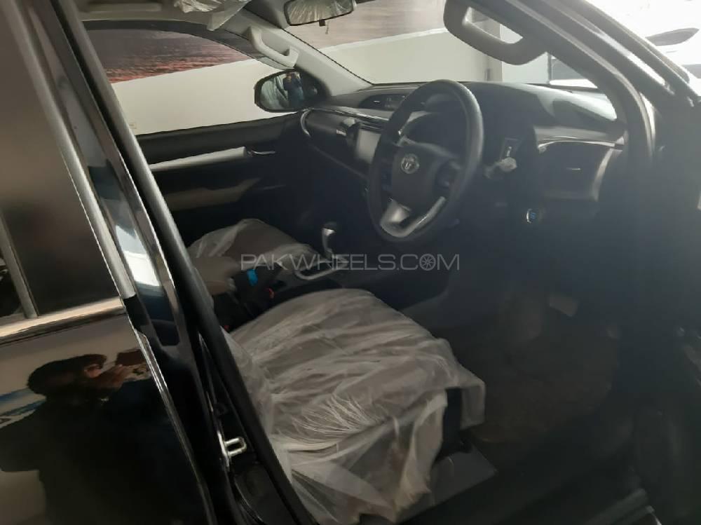 Toyota Hilux 2018 for Sale in Liaqat Pur Toyota Hilux 2018 for Sale in Liaqat Pur Image-4