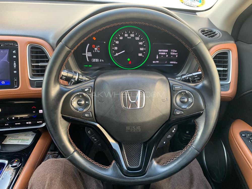 Honda Vezel 2016 for Sale in Sialkot Honda Vezel 2016 for Sale in Sialkot Image-7