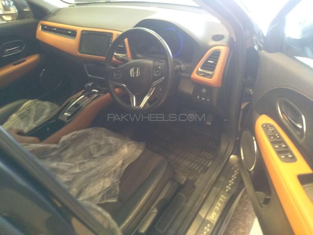 Honda Vezel 2015 for Sale in Multan Honda Vezel 2015 for Sale in Multan Image-4